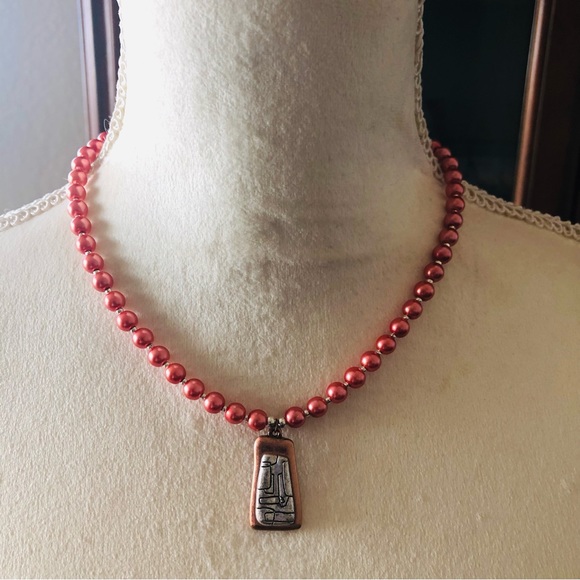 Handcrafted repurpose petroglyph style pendant Czech glass Pearl necklace - Picture 3 of 10